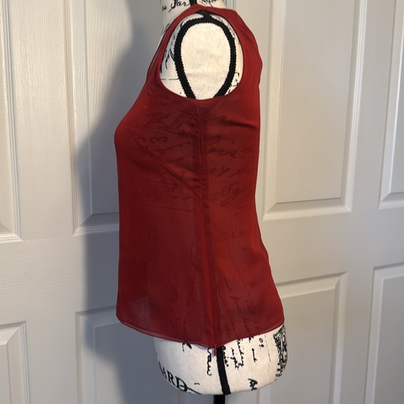 AKRIS Elegant Burgundy Silk Tank - Picture 4 of 7